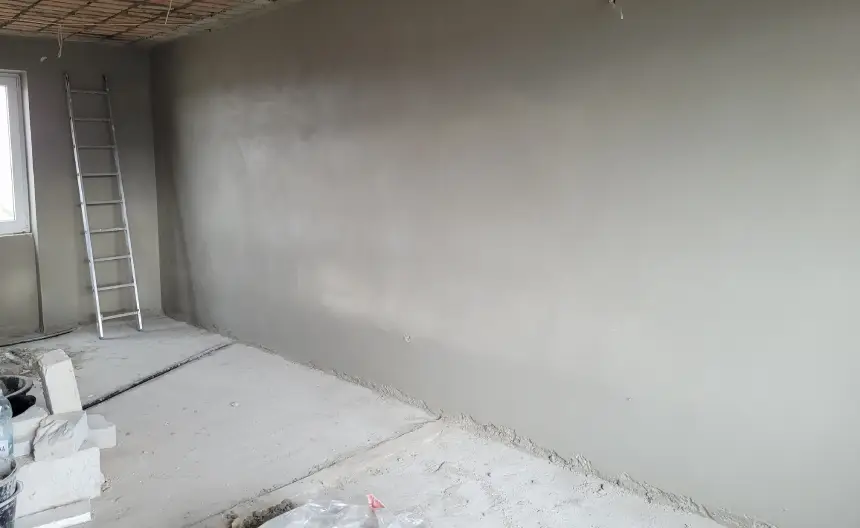 Zrealizowany projekt - wytynkowana ściana pomieszczenia